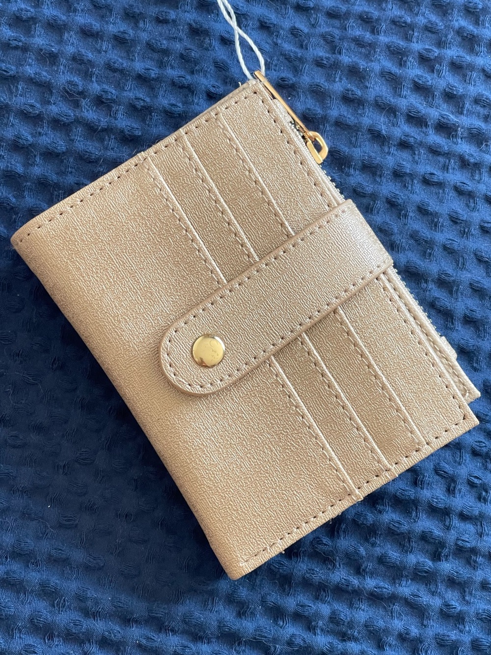NWT women beige minimalistic compact wallet vegan card holder with coin pocket